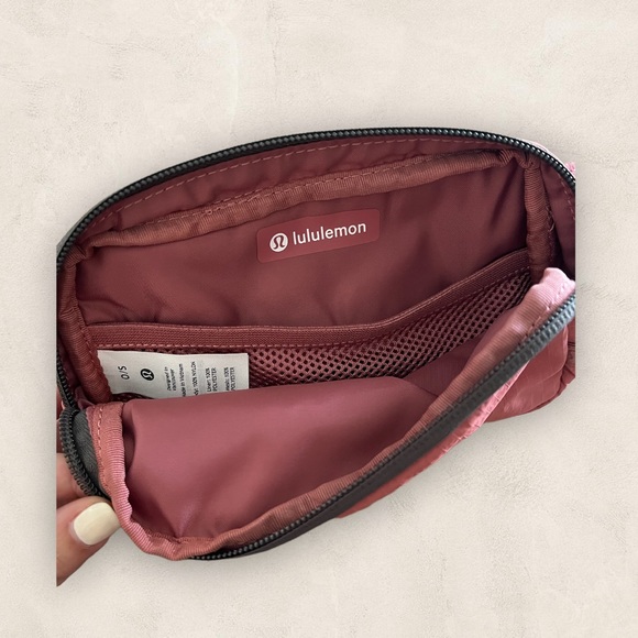 lululemon Mini Belt Bag - NWT! - Picture 5 of 5